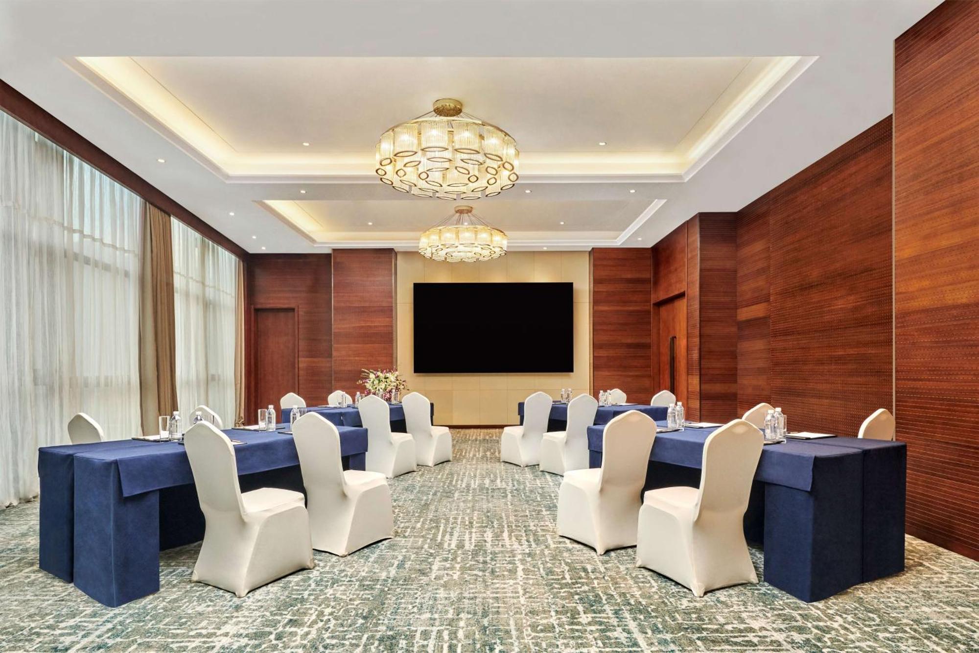Hilton Garden Inn Wuhan Hankou Zewnętrze zdjęcie