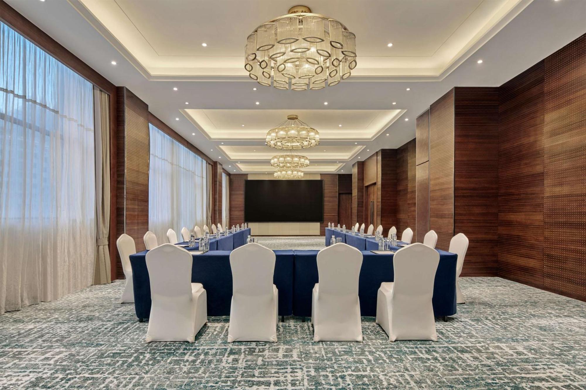 Hilton Garden Inn Wuhan Hankou Zewnętrze zdjęcie
