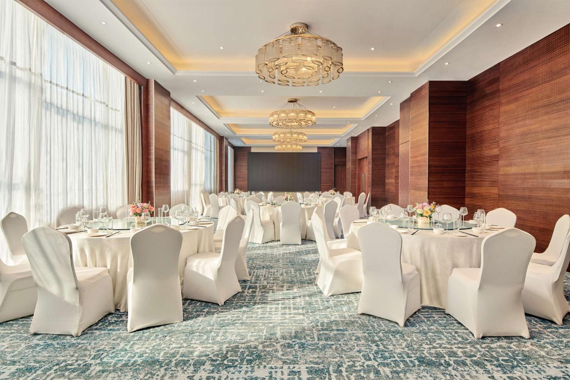 Hilton Garden Inn Wuhan Hankou Zewnętrze zdjęcie