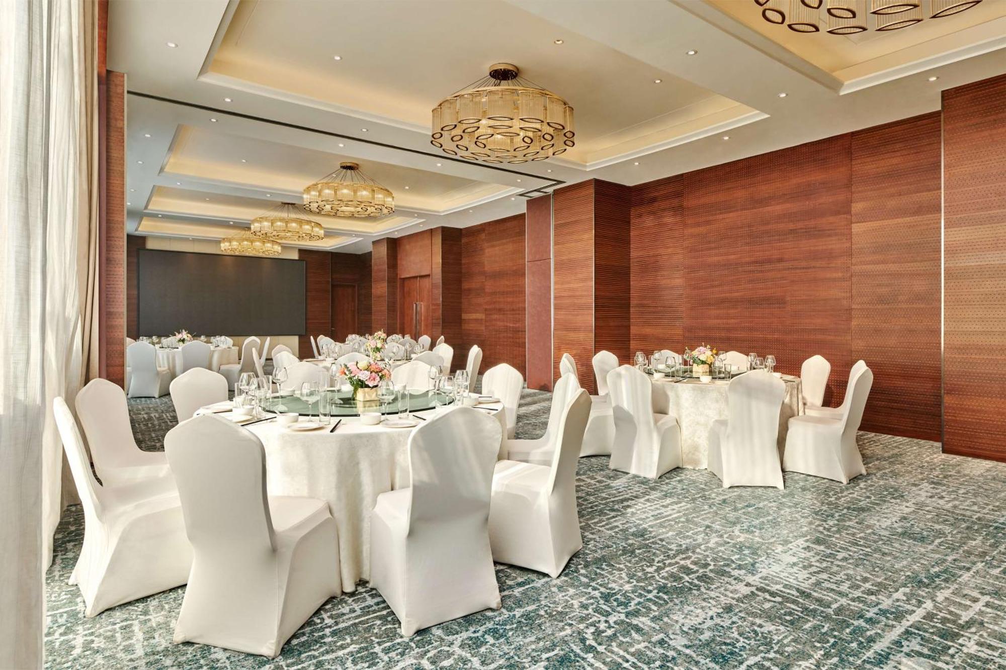 Hilton Garden Inn Wuhan Hankou Zewnętrze zdjęcie