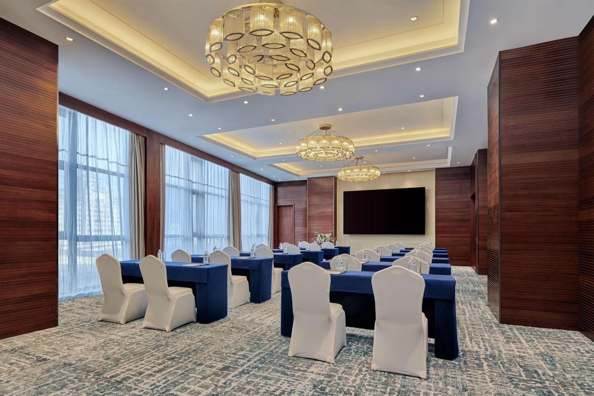 Hilton Garden Inn Wuhan Hankou Zewnętrze zdjęcie