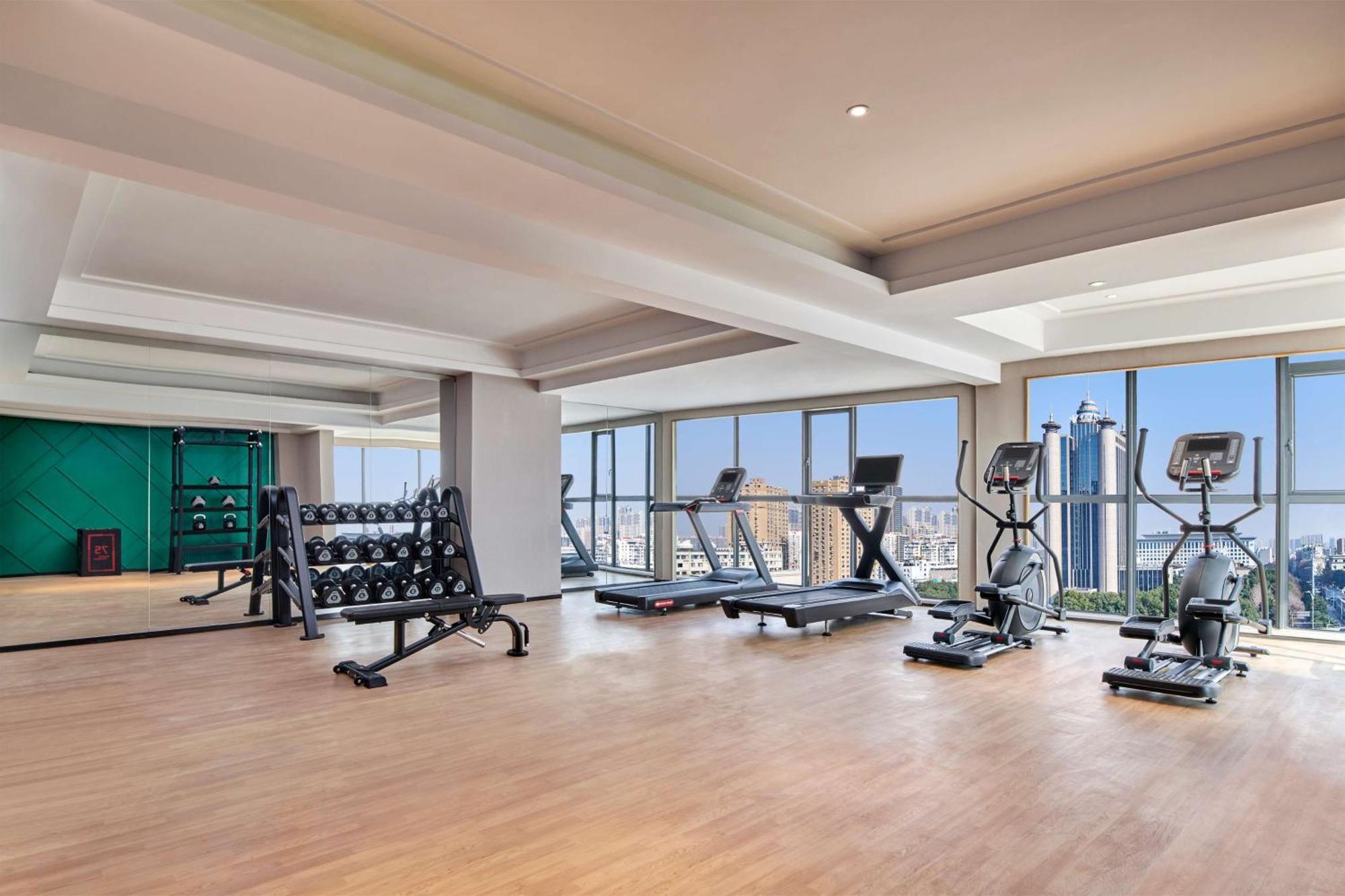 Hilton Garden Inn Wuhan Hankou Zewnętrze zdjęcie